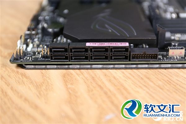 顶级X399！华硕ROG主板ZENITH EXTREME图赏