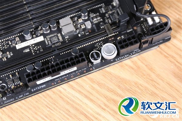 顶级X399！华硕ROG主板ZENITH EXTREME图赏